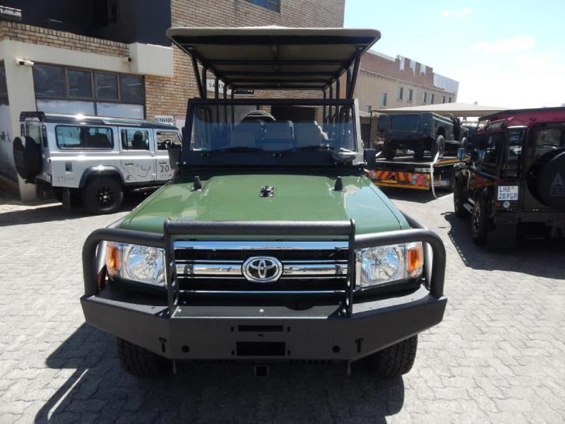 Used Toyota Land Cruiser Safari Game Viewer 4.2 D for sale in Gauteng ...