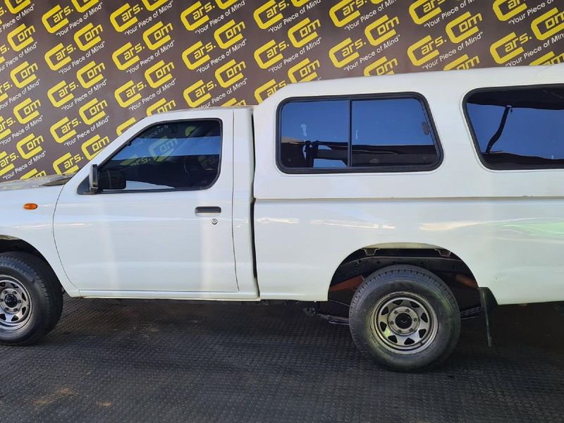 Used Nissan NP300 2.0i SWB Single-Cab for sale in Gauteng - Cars.co.za ...