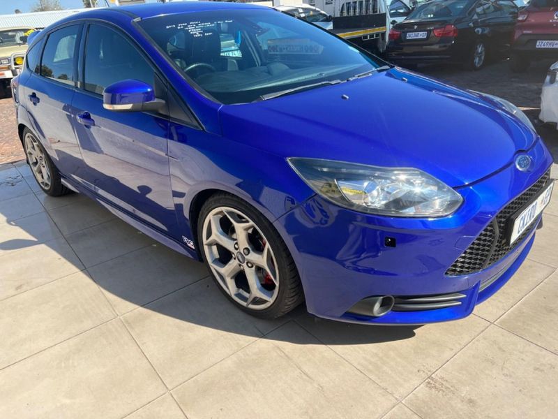 Used Ford Focus 2.0 EcoBoost ST3 for sale in Gauteng - Cars.co.za (ID ...