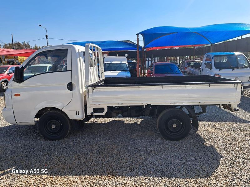 Used Hyundai H100 Bakkie 2.6D Dropside for sale in Gauteng - Cars.co.za ...