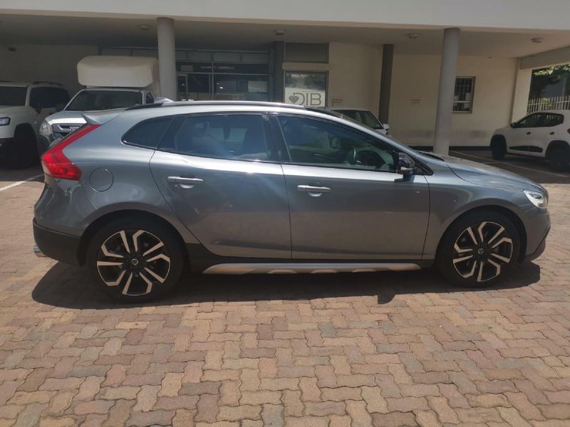 Used Volvo V40 Cc T4 Inscription Auto For Sale In Gauteng - Cars.co.za 