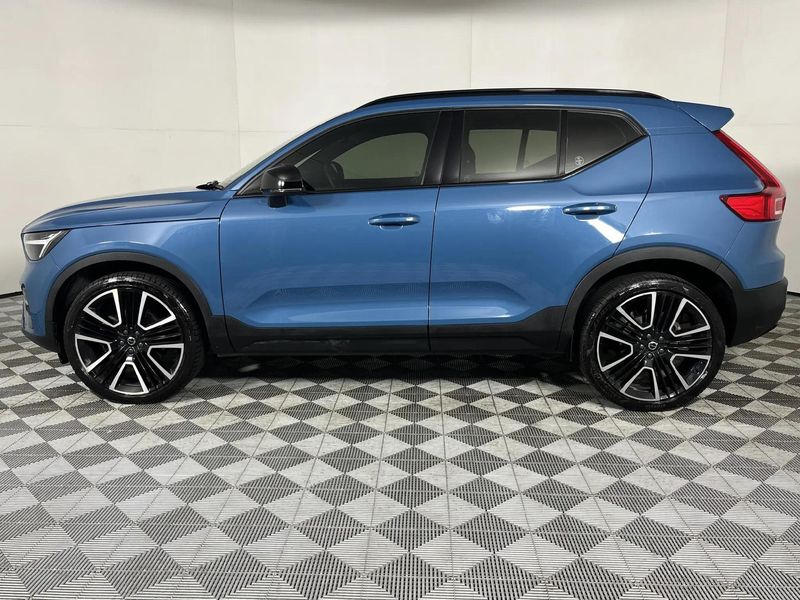 Used Volvo XC40 B4 Plus Dark Geartronic Mild-Hybrid for sale in Western ...