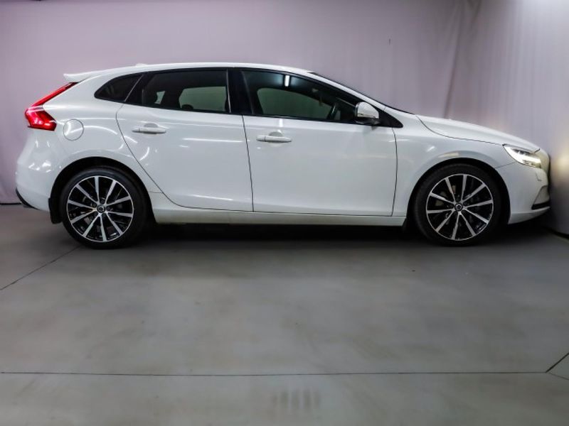 Used Volvo V40 D3 Momentum Auto for sale in Gauteng Cars.co.za (ID