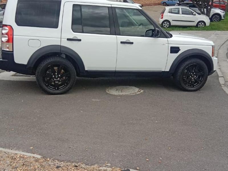 Used Land Rover Discovery 4 3.0 TD SD V6 S for sale in Western Cape