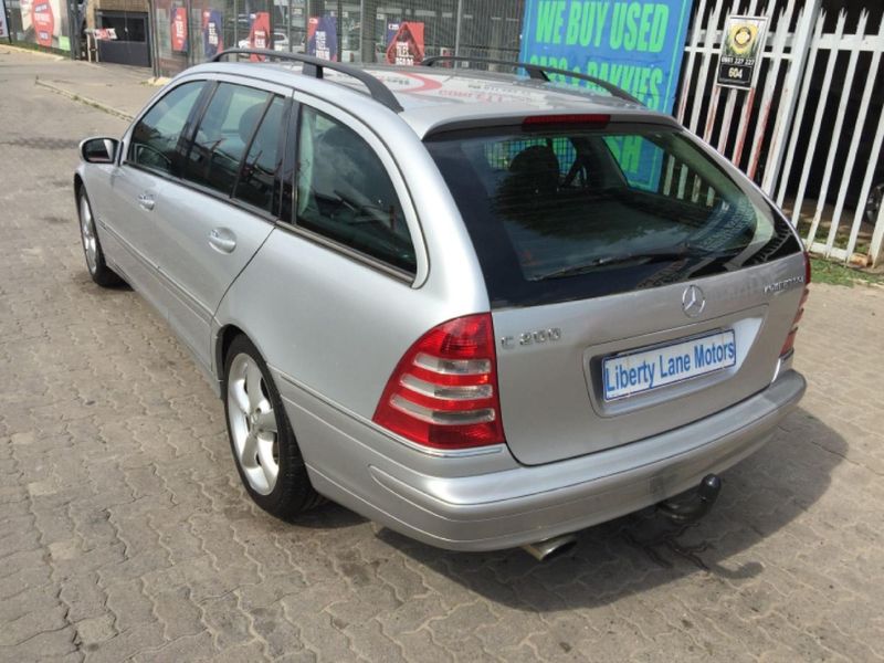 Used MercedesBenz CClass C 200K Estate Classic for sale in Gauteng