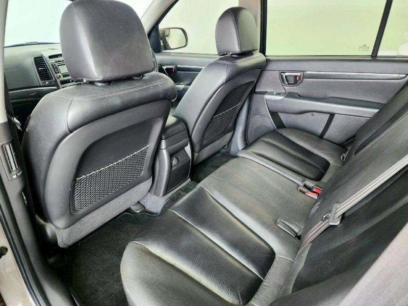 Used Hyundai Santa Fe R2.2 CRDi GLS Auto 4x4 for sale in Gauteng Cars