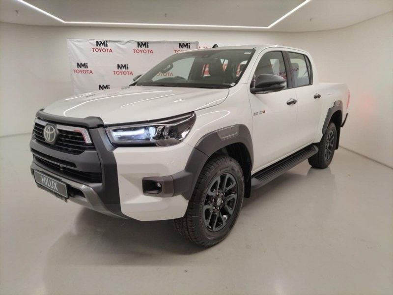 New Toyota Hilux 2.8 GD6 Raised Body Legend 4x4 Auto DoubleCab for