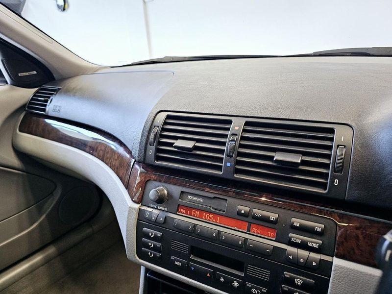 Used BMW 3 Series 330i for sale in Gauteng Cars.co.za (ID9748772)