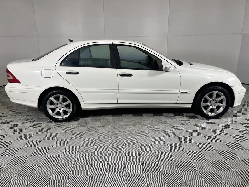 Used MercedesBenz CClass C 200K Classic for sale in Gauteng Cars.co