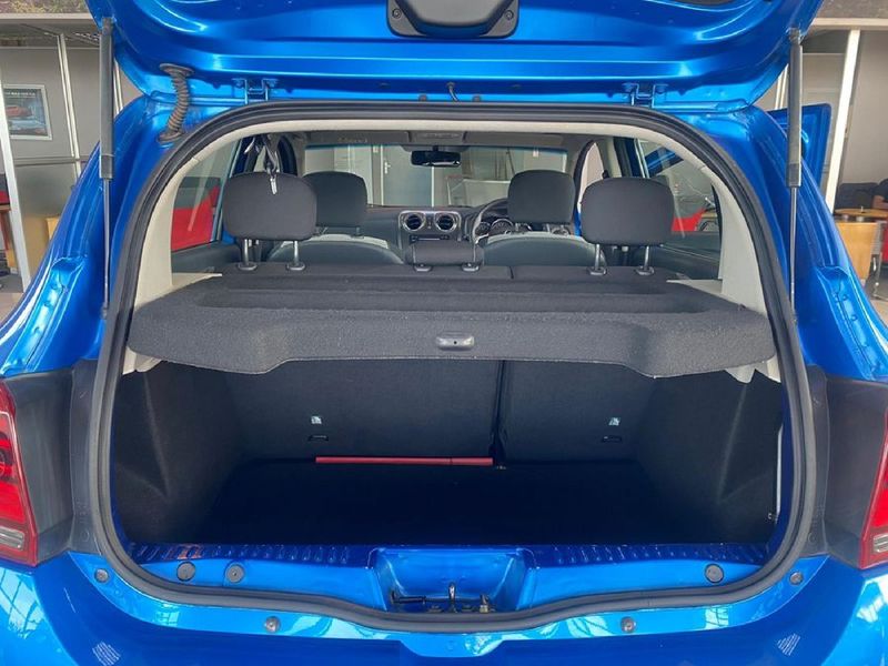 Used Renault Sandero 900T Stepway Expression for sale in Gauteng Cars