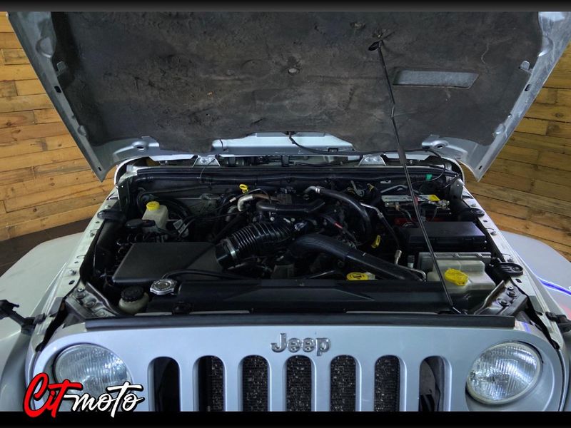 Used Jeep Wrangler 3.8 Sahara 2dr Auto for sale in Gauteng Cars.co