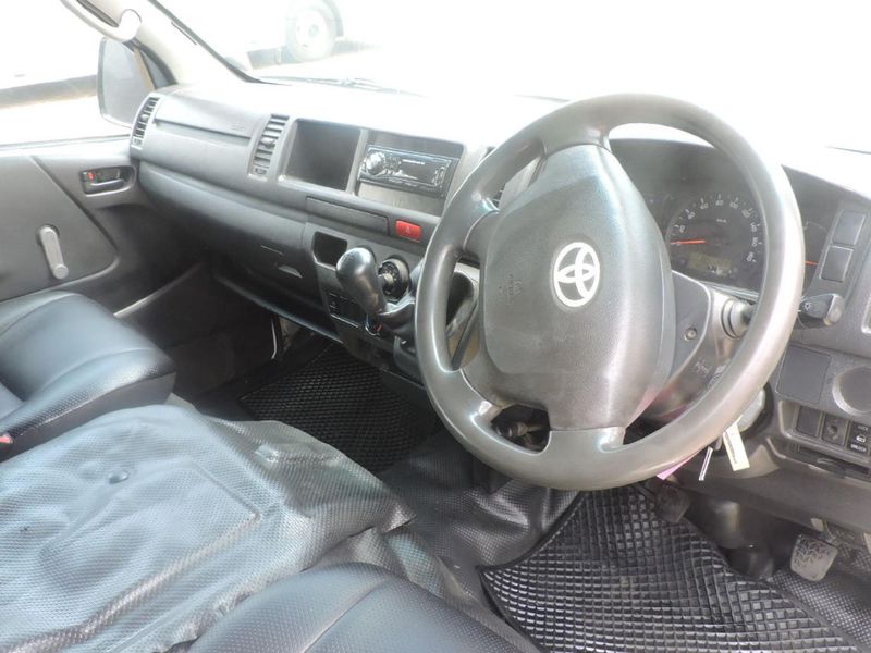 Used Toyota Quantum 2.5 D4D Sesfikile 16seat for sale in Gauteng