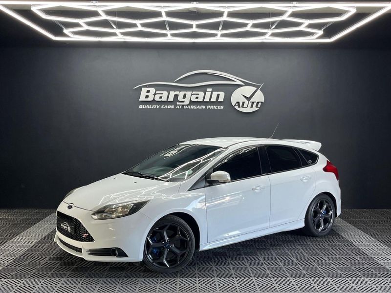 Used Ford Focus 2.0 EcoBoost ST1 for sale in Western Cape Cars.co.za