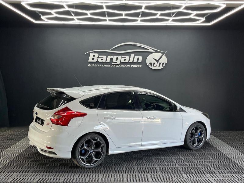 Used Ford Focus 2.0 EcoBoost ST1 for sale in Western Cape Cars.co.za