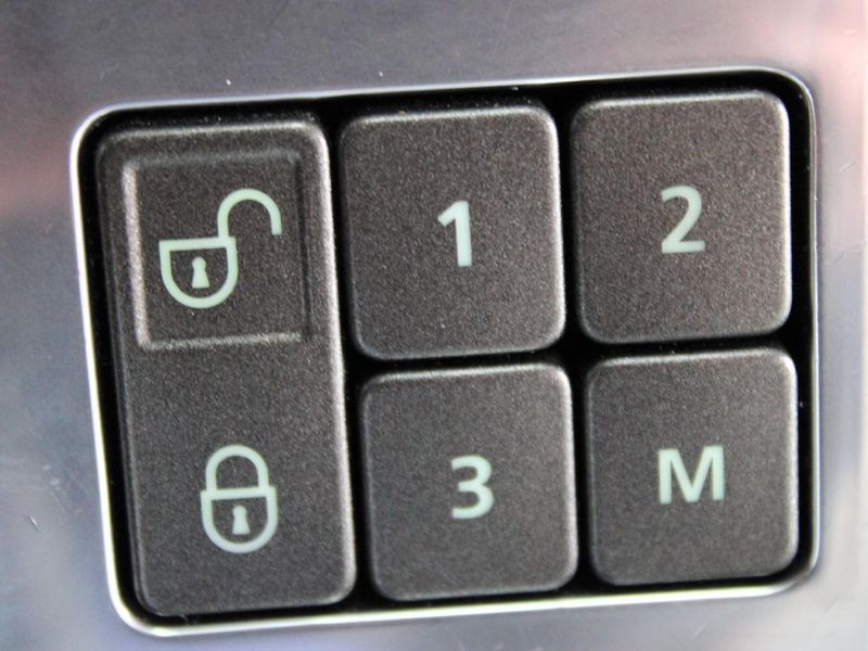 Used Land Rover Discovery 4 SDV6 SE 8SPEED AUTOMATIC 7SEATER 4X4 for