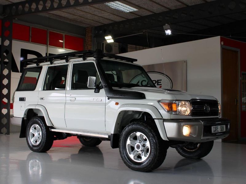 Used Toyota Land Cruiser 76 4.5D4D LX STATION WAGON 5SPEED MANUAL 4X4