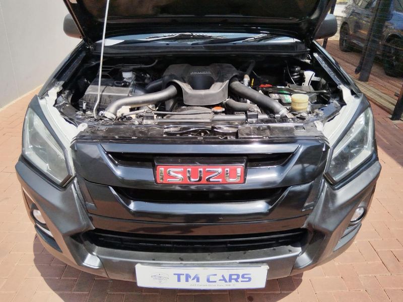 Used Isuzu KB 250 DTeq HO XRider DoubleCab for sale in Gauteng