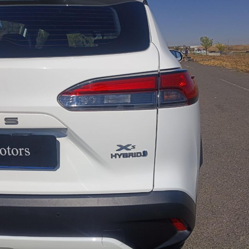 Used Toyota Corolla Cross 1.8 XS Hybrid for sale in Kwazulu Natal