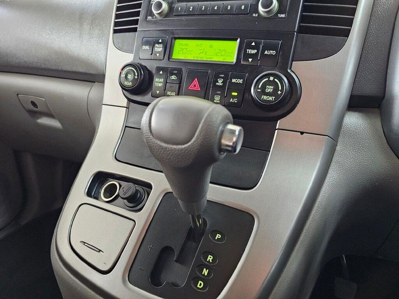 Used Kia Sedona 3.8 V6 Auto for sale in Gauteng Cars.co.za (ID9791830)