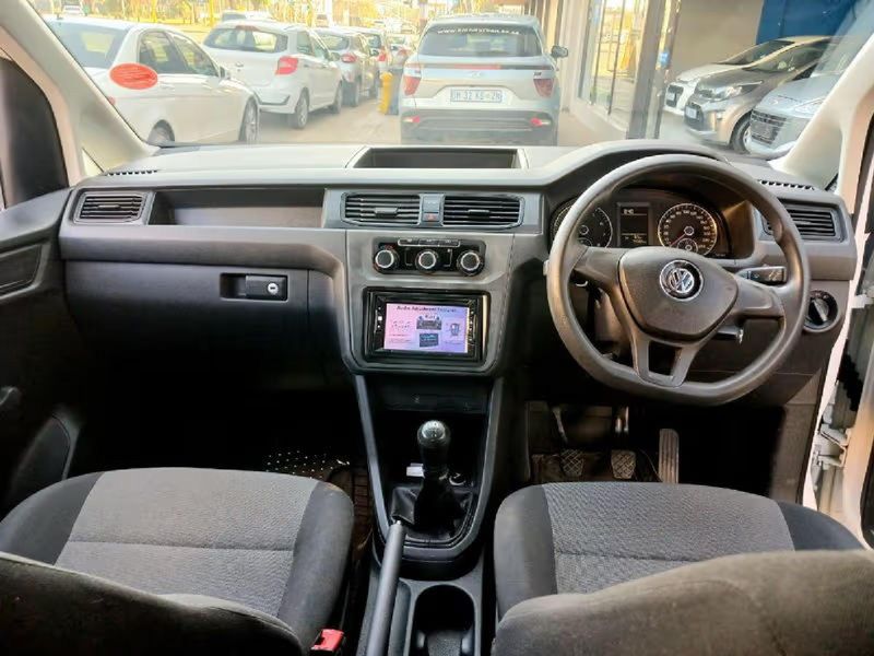 Used Volkswagen Caddy 4 CrewBus 1.6i 7seatrELECTRICIANPLUMBERS DREAM