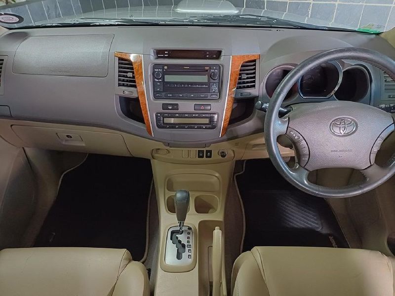 Used Toyota Fortuner 3.0 D4D Raised Body Auto for sale in Gauteng