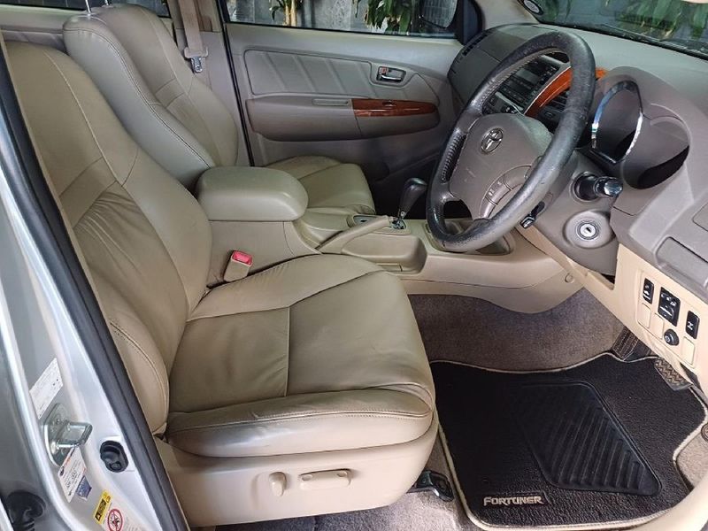 Used Toyota Fortuner 3.0 D4D Raised Body Auto for sale in Gauteng