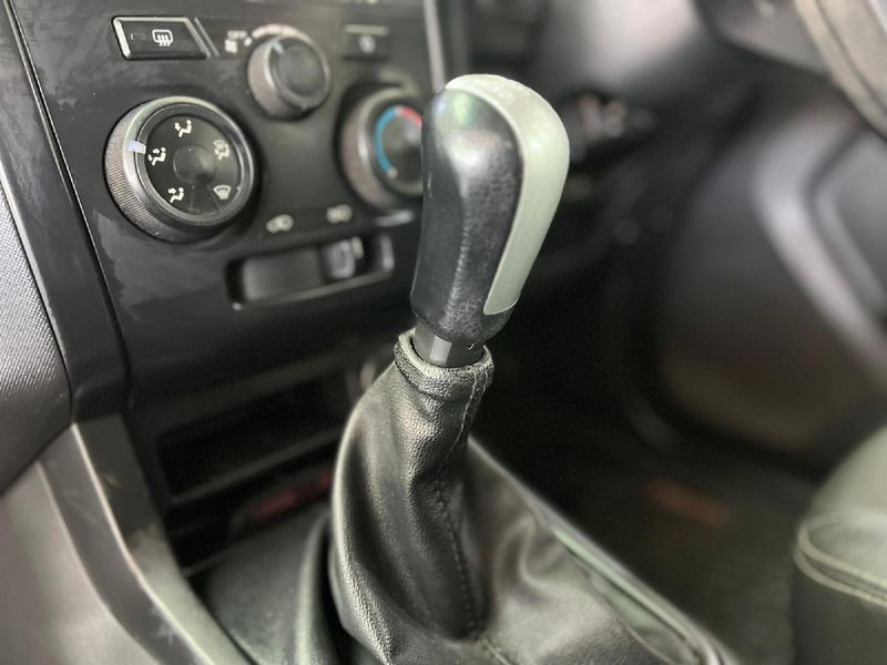 Used Isuzu KB 250 DTeq LE DoubleCab for sale in Gauteng Cars.co.za