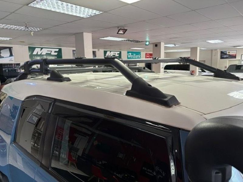 Used Toyota FJ Cruiser 4.0 V6 for sale in Kwazulu Natal Cars.co.za