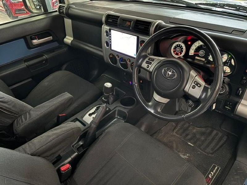 Used Toyota FJ Cruiser 4.0 V6 for sale in Kwazulu Natal Cars.co.za