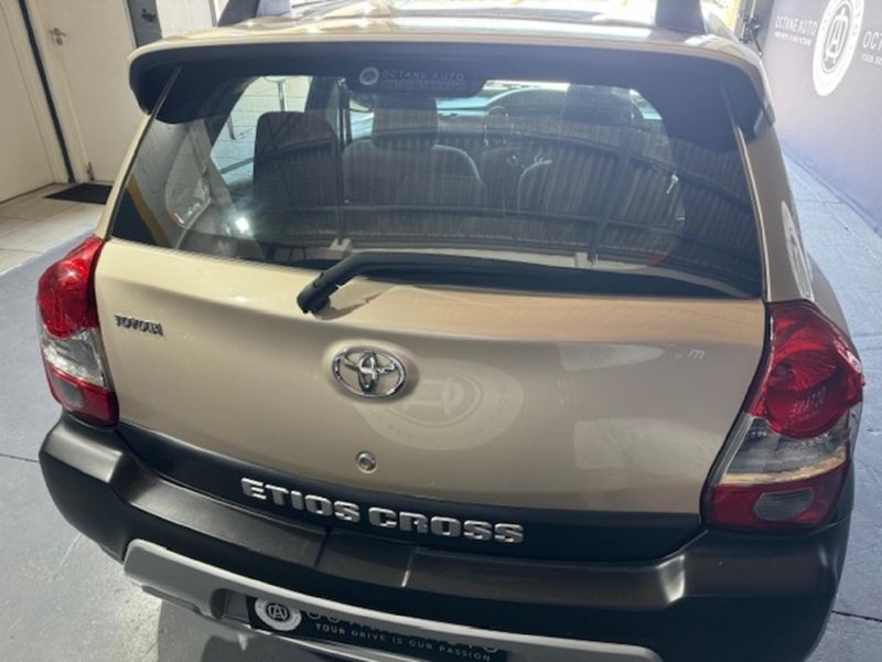Used Toyota Etios Cross 1.5 XS 5dr for sale in Western Cape Cars.co