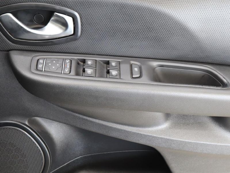 Used Renault Clio IV RS 18 F1 Auto for sale in Gauteng Cars.co.za (ID