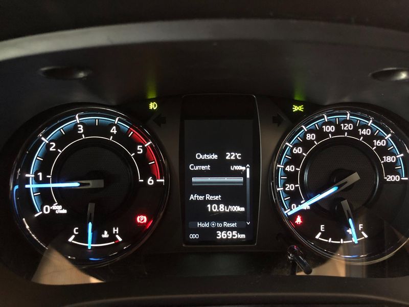 Used Toyota Hilux 2.8 GD6 Raised Body Legend 4x4 Extended Cab for sale