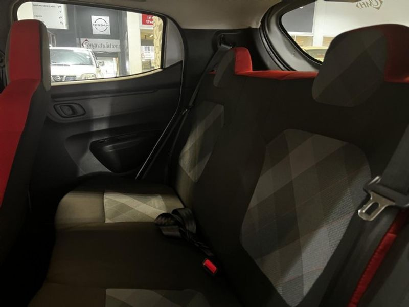 Used Renault Kwid 1.0 Dynamique for sale in Kwazulu Natal Cars.co.za