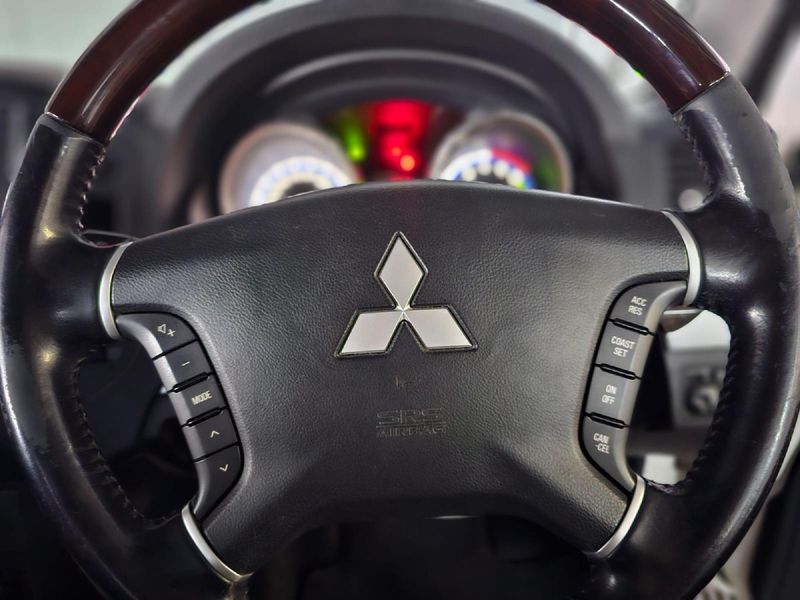 Used Mitsubishi Pajero 3.2 DiDc GLS SWB Auto for sale in Western Cape