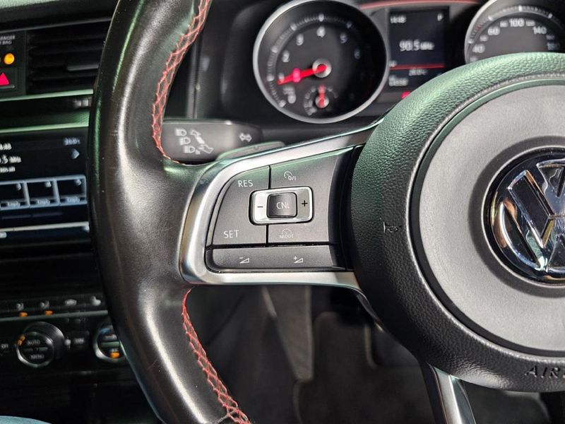 Used Volkswagen Golf VII GTI 2.0 TSI Auto for sale in Gauteng Cars.co