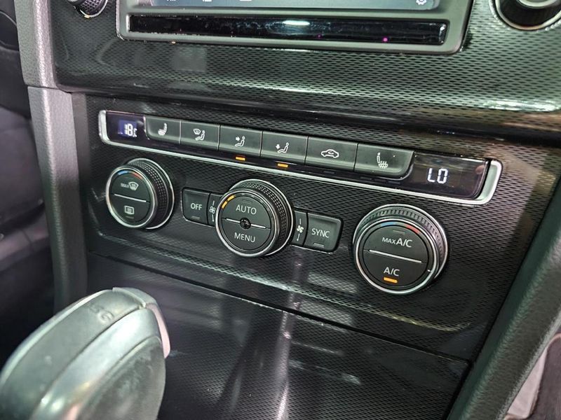 Used Volkswagen Golf VII GTI 2.0 TSI Auto for sale in Gauteng Cars.co