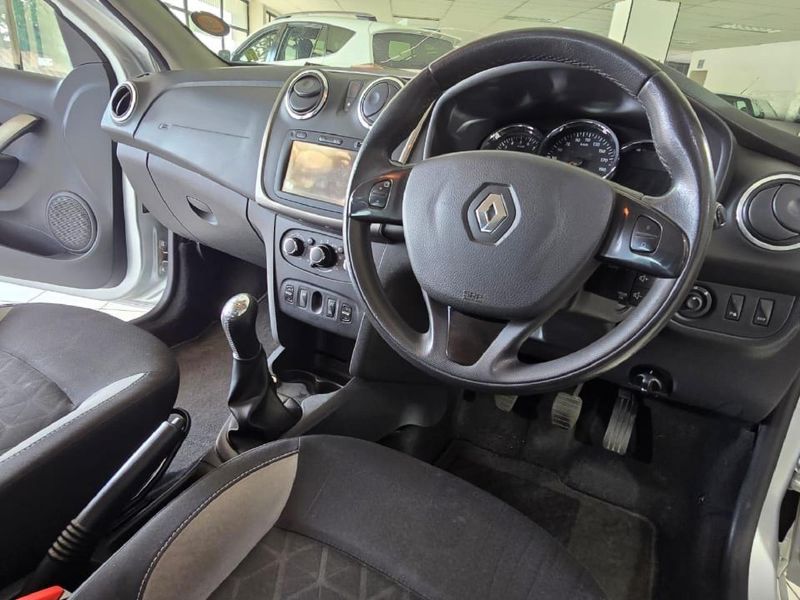 Used Renault Sandero 900T Dynamique for sale in Gauteng Cars.co.za