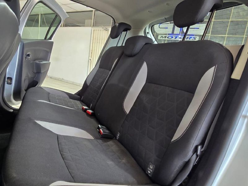 Used Renault Sandero 900T Dynamique for sale in Gauteng Cars.co.za