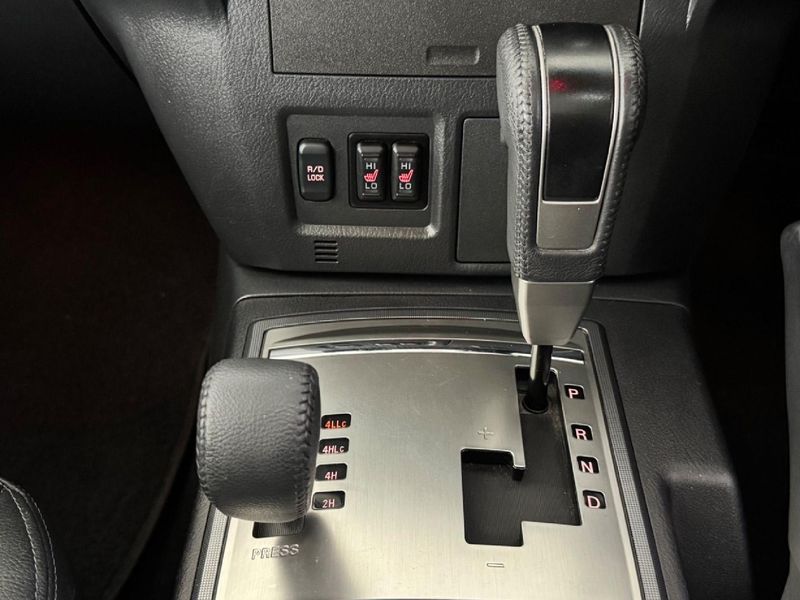 Used Mitsubishi Pajero 3.2 DiDc GLS SWB Auto for sale in Gauteng