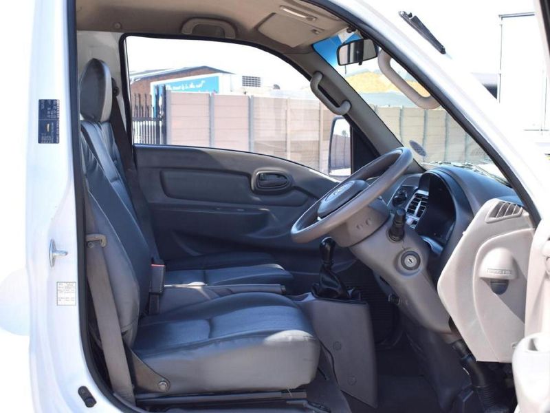 Used Hyundai H100 Bakkie 2.6D Dropside for sale in Gauteng Cars.co.za