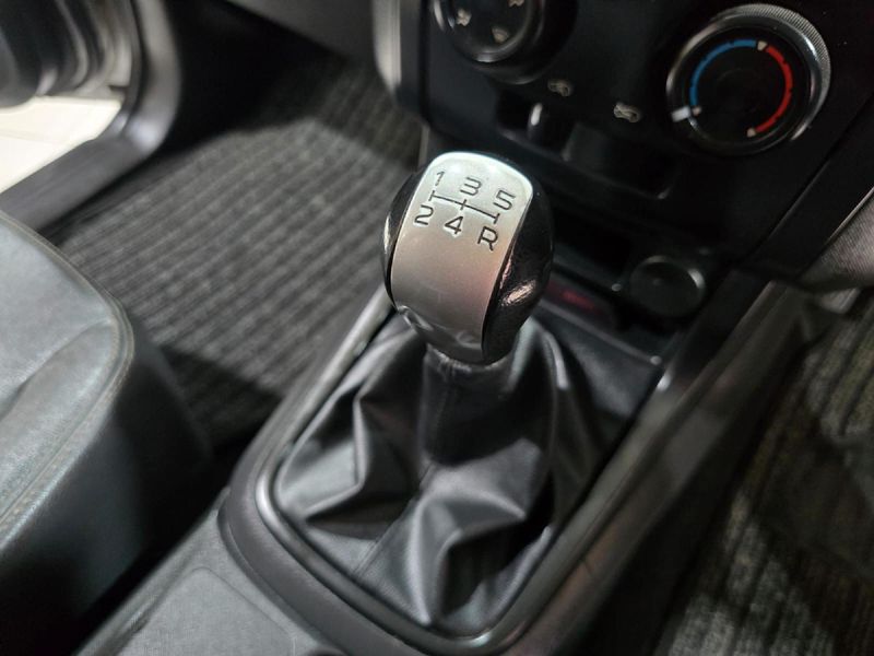 Used Isuzu KB 250 DTeq LE DoubleCab for sale in Gauteng Cars.co.za