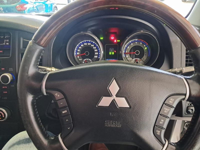 Used Mitsubishi Pajero 3.2 DiDc GLX Auto for sale in Gauteng Cars.co