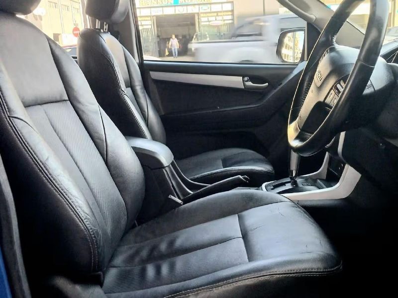 Used Isuzu KB 300 DTeq LX Auto DoubleCabFULL HSEIMMACULATE for sale