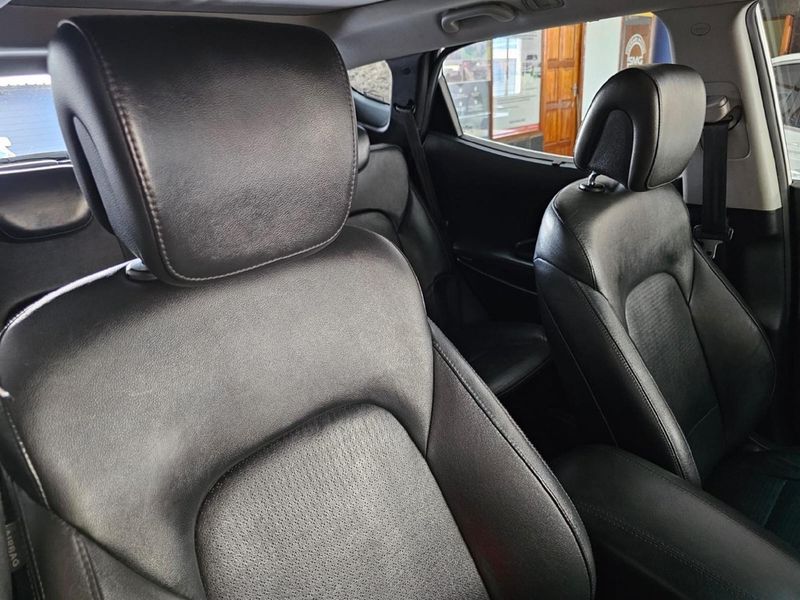 Used Hyundai Santa Fe R2.2 AWD Elite 7seat Auto for sale in Gauteng Cars.co.za (ID9805963)