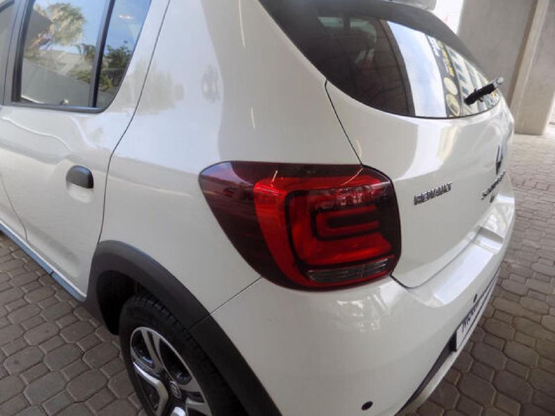 Used Renault Sandero 900T Stepway Plus Techroad for sale in Kwazulu