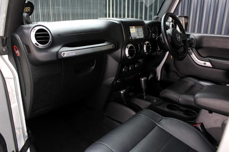 Used Jeep Wrangler 3.6 V6 Sahara 2dr Auto for sale in Gauteng Cars