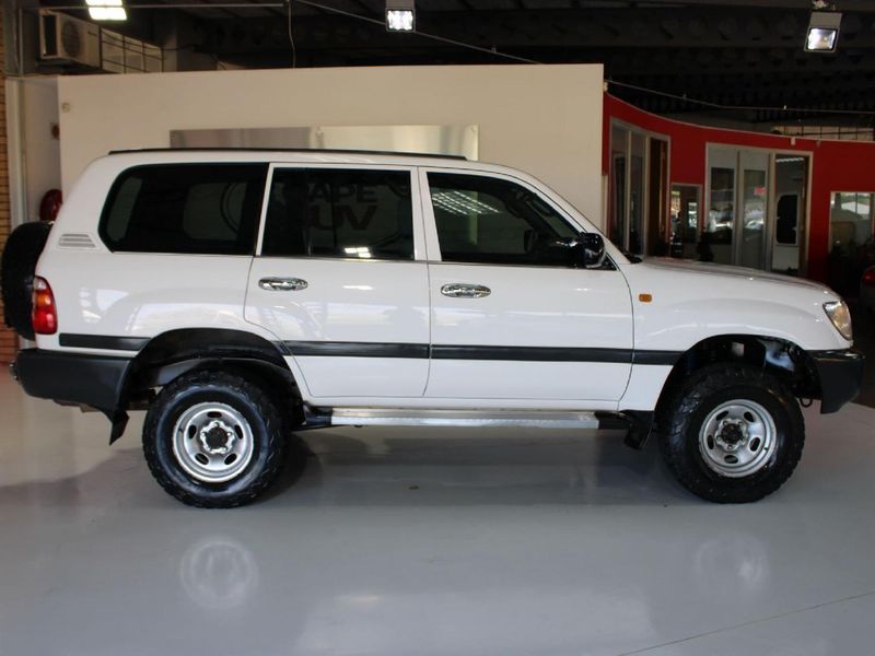 Used Toyota Land Cruiser 100 105 GX 4.2 DIESEL 5SPEED MANUAL 4X4 for