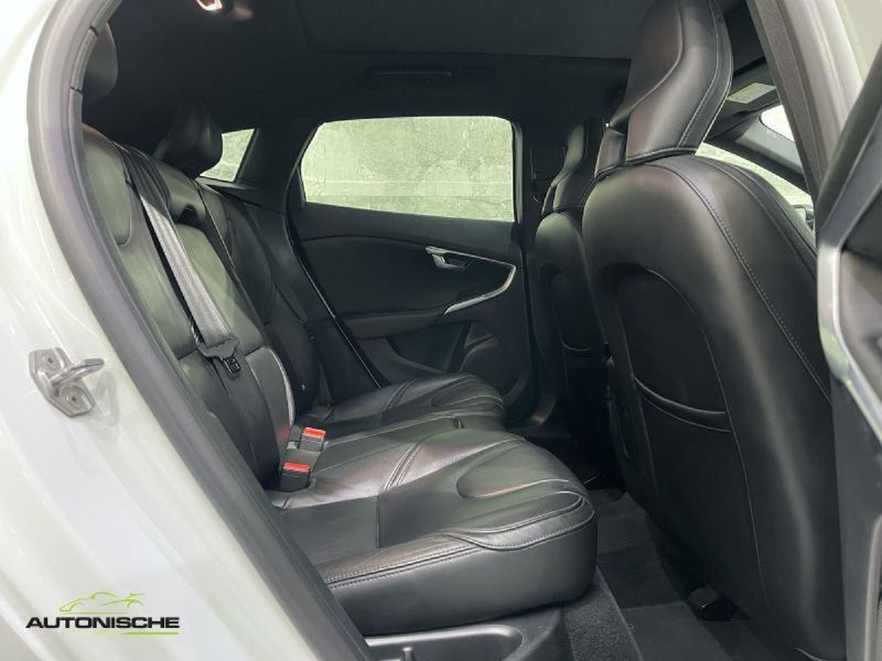 Used Volvo V40 D3 RDesign Auto for sale in Kwazulu Natal Cars.co.za