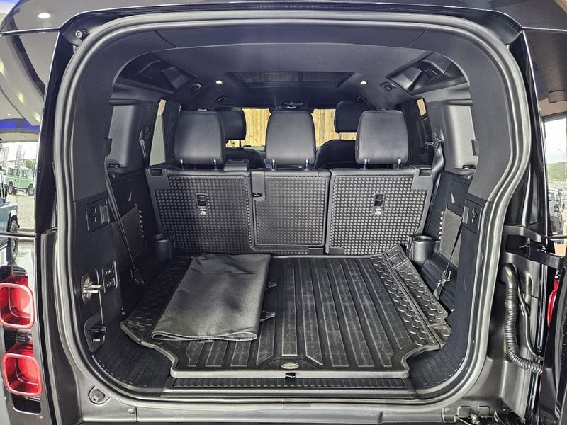 Used Land Rover Defender 110 D300 SE (221kw) for sale in Western Cape