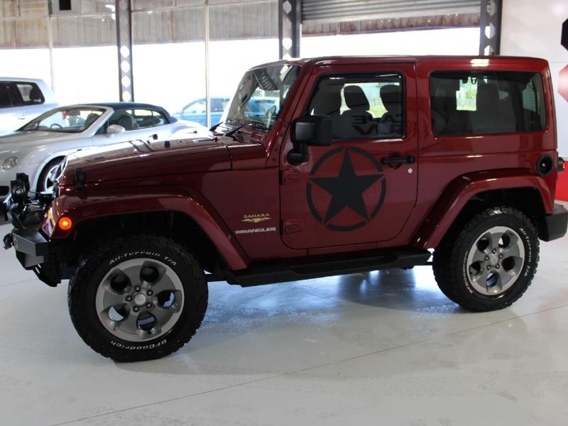 2013 Jeep Sahara 2 Doornull